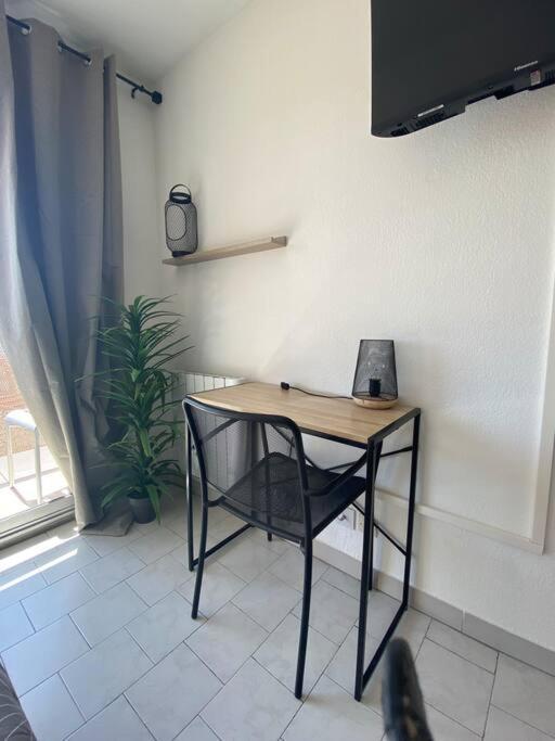 Studio Clim Parking Dhuoda Nîmes Exteriér fotografie